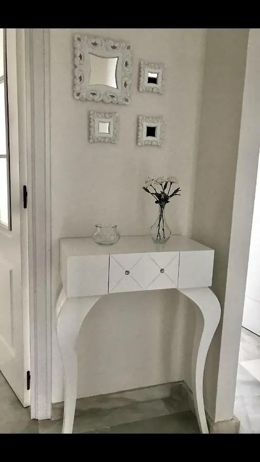 Mi Capricho C16 Beachfront Apartment Sitio de Calahonda