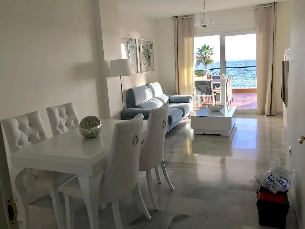 Mi Capricho C16 Beachfront Apartment Sitio de Calahonda